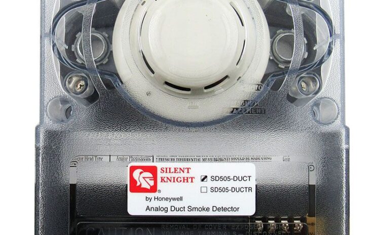  ¿La NFPA 72 requiere que se instalen detectores de humo en los ductos de aire?