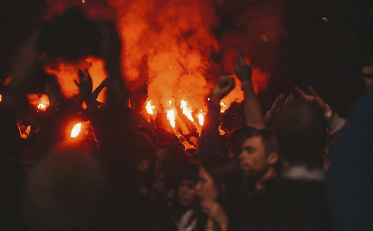  Atracción Fatal: ¿Por qué grabamos el incendio en lugar de huir?